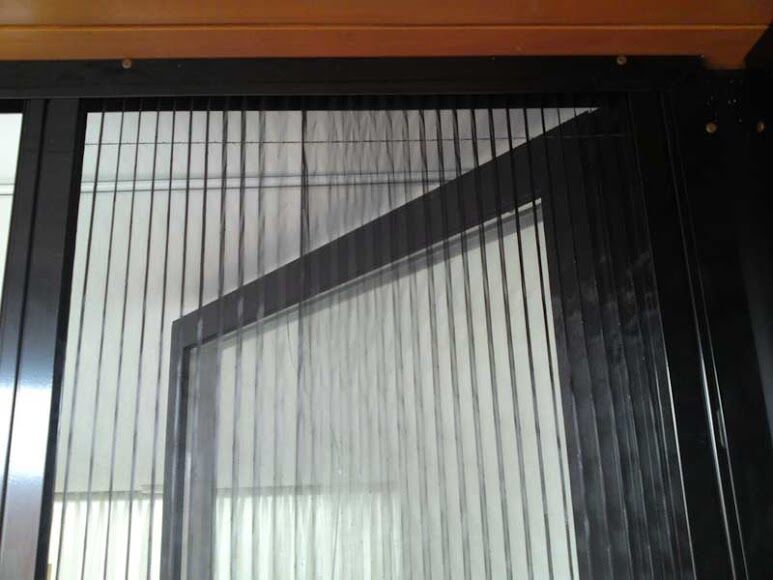 Plis&eacute; s&iacute;tě do dveř&iacute;