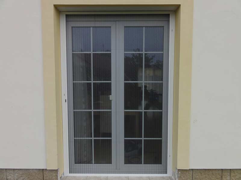 Plis&eacute; s&iacute;tě do dveř&iacute;