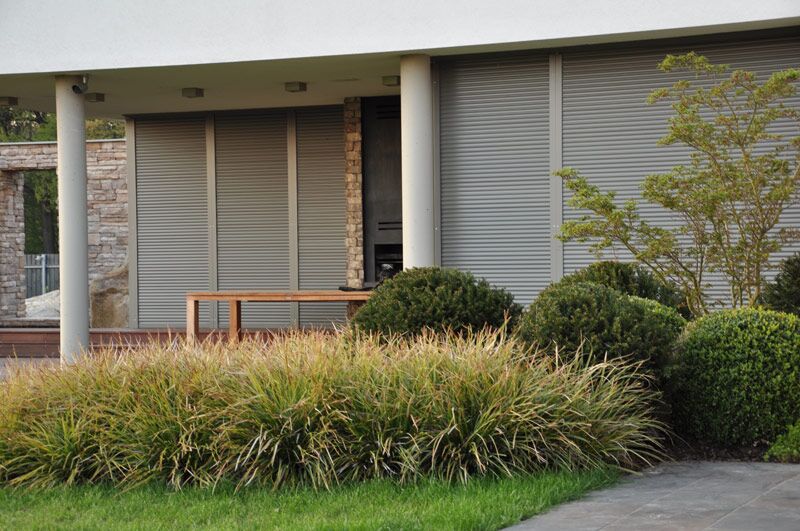 Venkovní roleta se zaomítacím boxem - pod omítkou (nijak neruší vzhled domu)