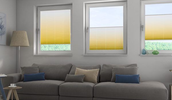 Uk&aacute;zka funkčnosti pliss&eacute; žaluzi&iacute; - můžete je zat&aacute;hnout seshora, zespodu, nebo nechat st&iacute;n&iacute;c&iacute; pruh vprostřed okna