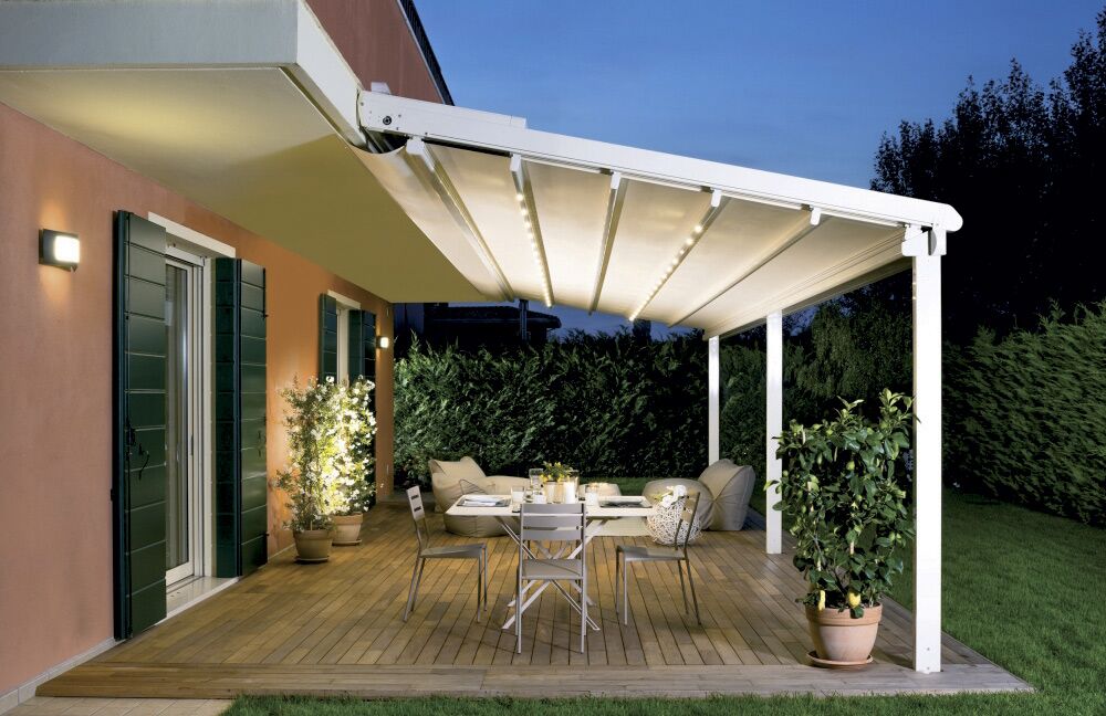 Atypick&aacute; v&yacute;suvn&aacute; l&aacute;tkov&aacute; pergola proti de&scaron;ti - mediter&aacute;na s konstrukc&iacute;