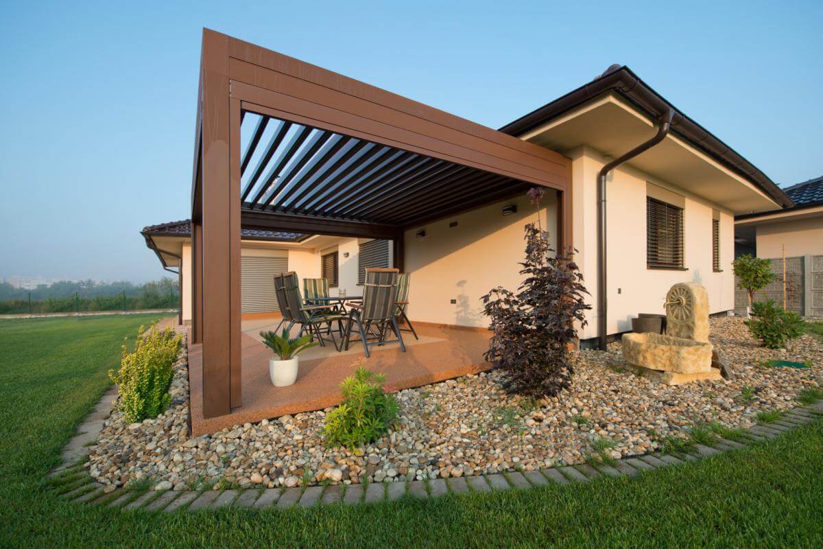 Hliníková pergola s lamelami Twist 2