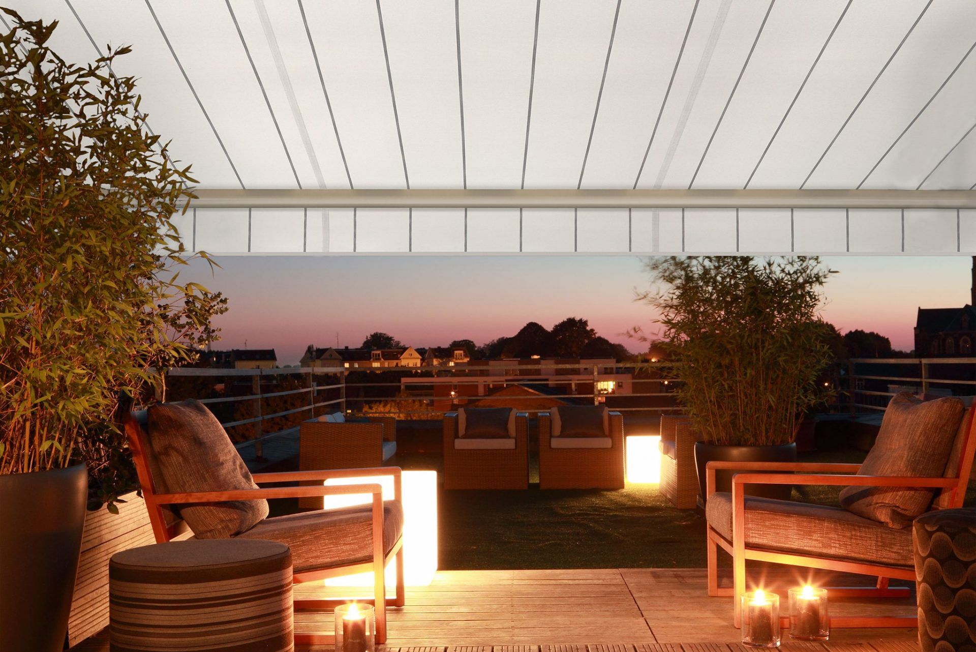 Markýza Emma s ochranným volánem odstíní i nízké slunce.