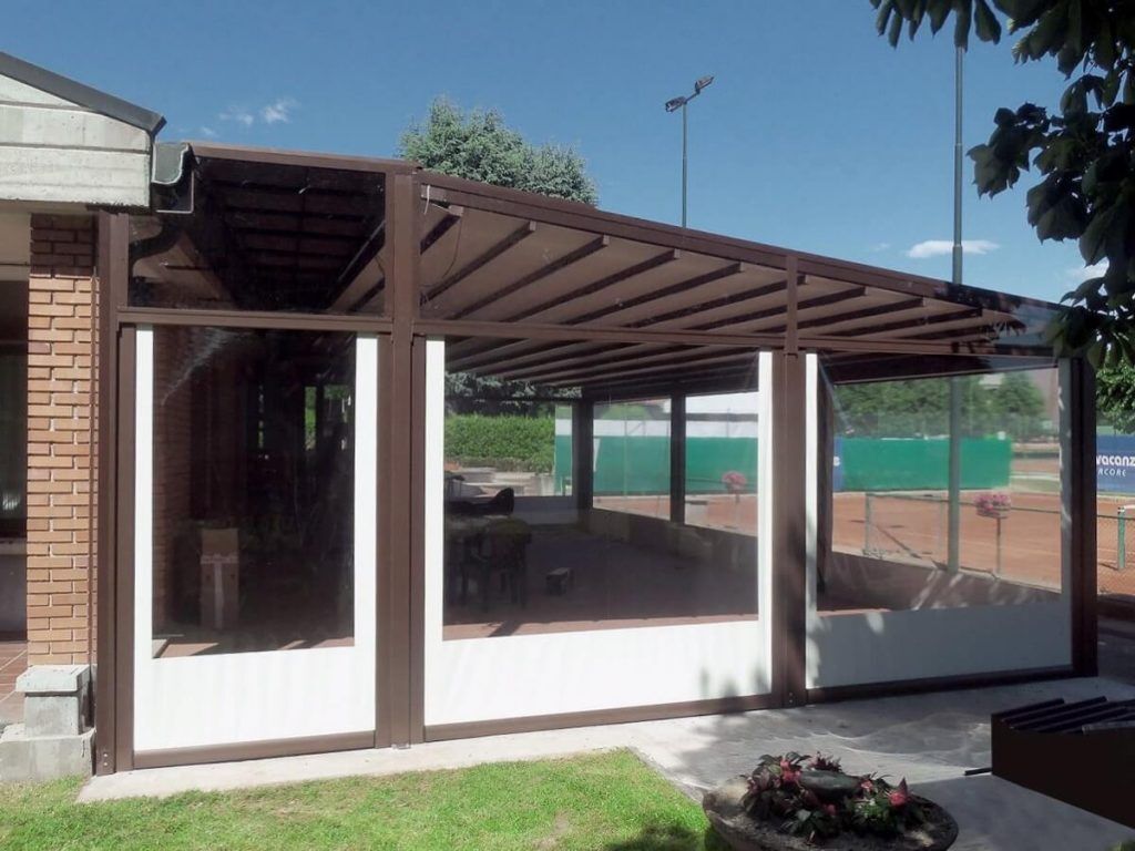 Pergola Luka se skvěle hod&iacute; i jako zastře&scaron;en&iacute; terasy sportovn&iacute;ho klubu či restaurace