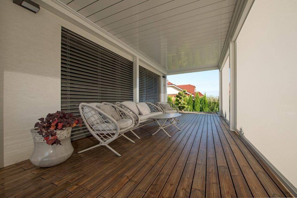 Hlin&iacute;kov&aacute; pergola Med Twist pro velkou terasu