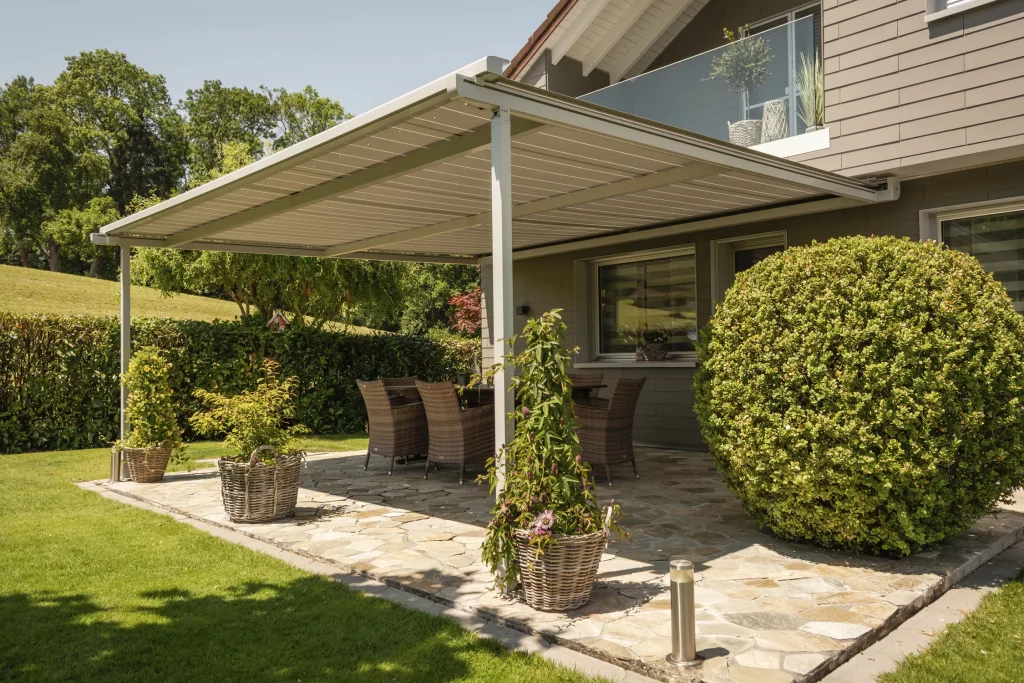 Markýza Pergolino na terase rodinného domu