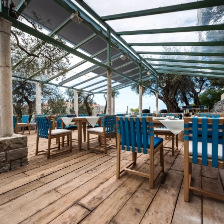 Veranda HRV80-ZIP st&iacute;n&iacute; středomořskou restauraci