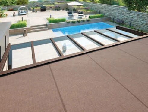 Markýza Pergolino v dopoledním slunci