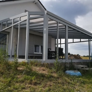 Šedá zimní zahrada Profi za podzimního odpoledne