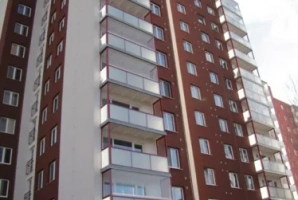 Bezr&aacute;mov&eacute; zasklen&iacute; Aluvista slouž&iacute; jako designov&yacute; prvek