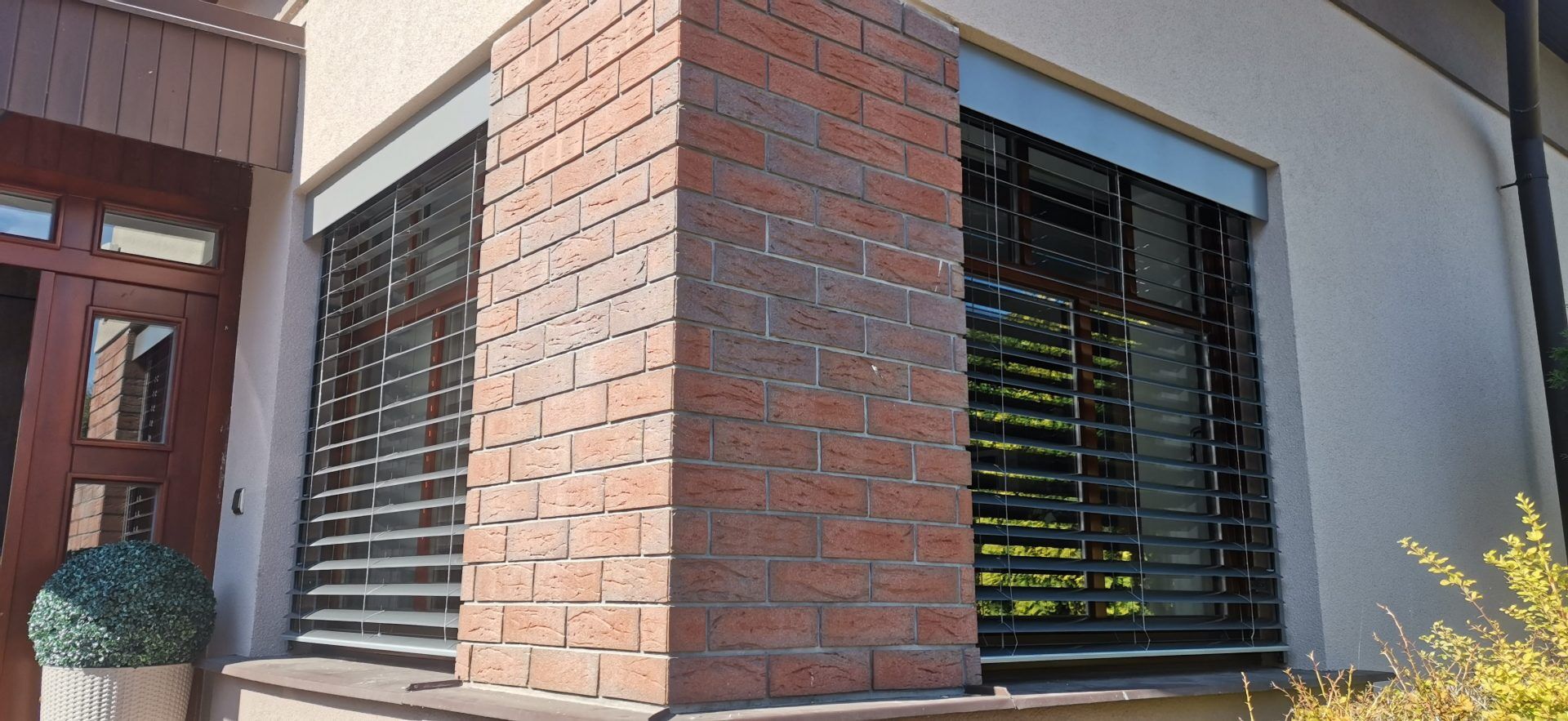 Dodatečná montáž venkovních žaluzií na rodinnou vilku