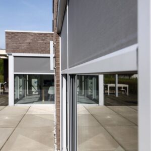 Roleta Screen HR7 skvěle dopln&iacute; modern&iacute; stavbu