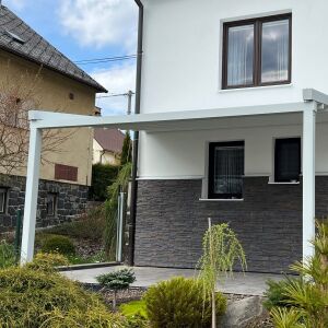 Stahovací pergola Klasik v bílém provedení